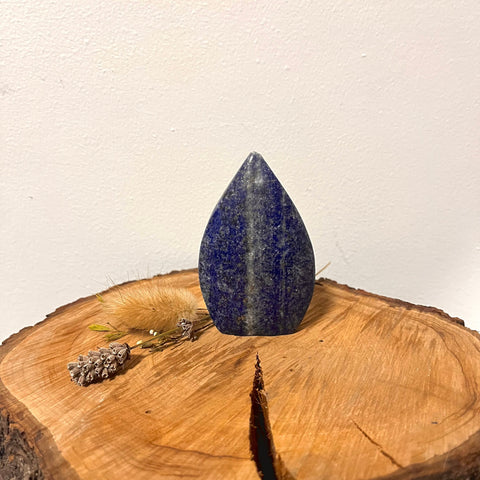 Sodalite Freeform Crystal – a polished freeform sodalite crystal with deep blue and white tones, known for clarity, calm, communication, and emotional balance.