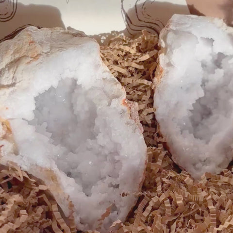 geode-manifestation-set-close-up-fragrant-heaven