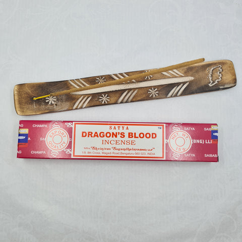 Satya Dragon's Blood Incense Sticks 15g box on a white background, featuring a protective and grounding aroma.